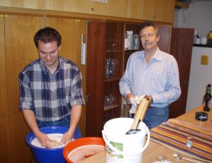 Bei uns waschen die Vorsitzenden das Geschirr noch selbst...